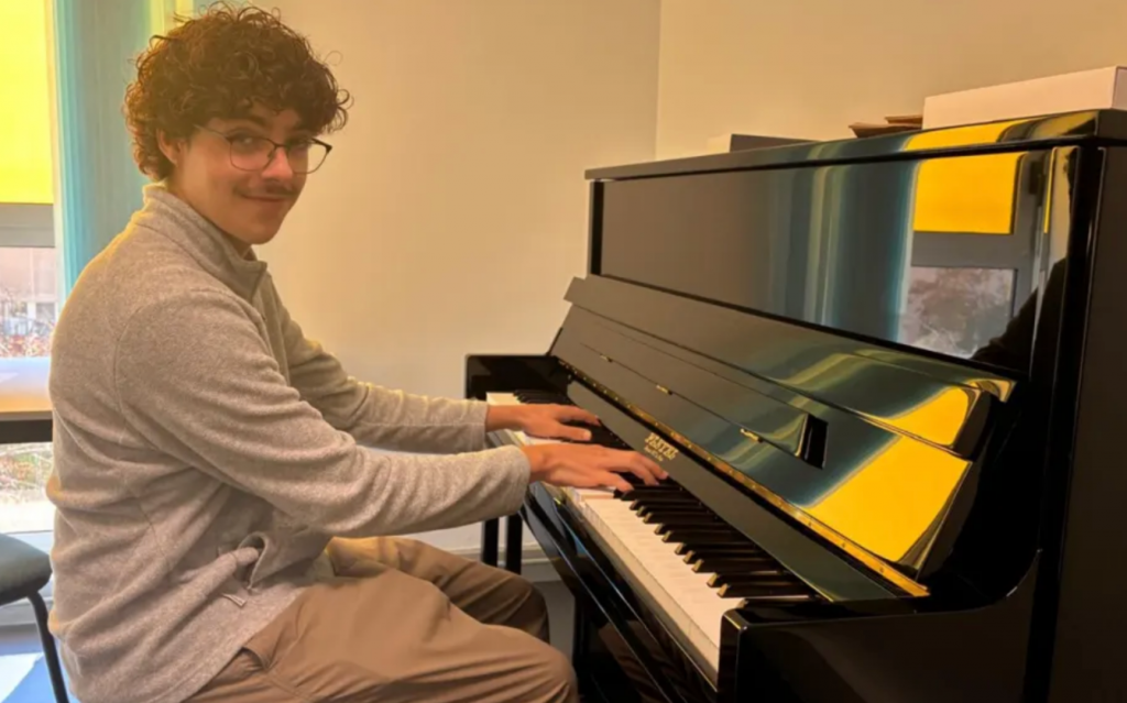 Photo d'illustration d'un article de La Nouvelle République avec Gabriel, étudiant à l'EICMI