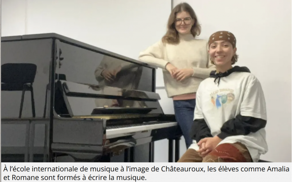 Photo d'illustration d'un article de La Nouvelle République avec Romane et Amalia, étudiant à l'EICMI
